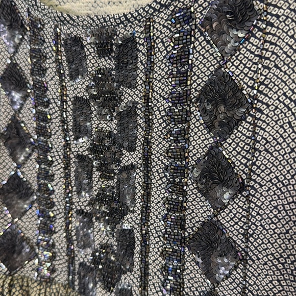 Anthropologie AKEMI + KIM small Sleeveless Patterned Top - Black and Tan - Picture 6 of 9